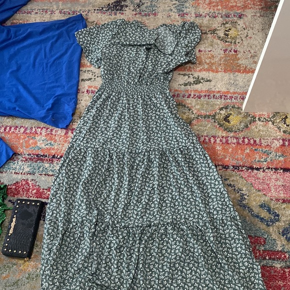 2 tops - 1 dress - 1 wallet - 3 glasses case - Picture 4 of 7